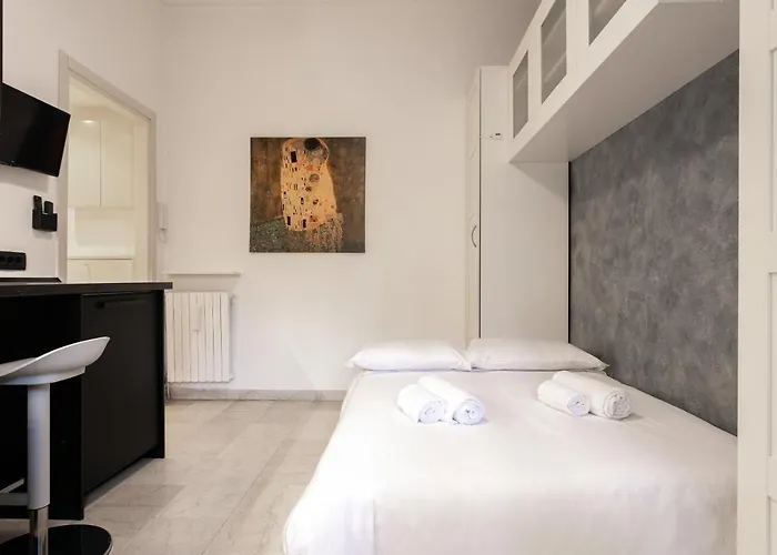 Luna Homes - In Corso Sempione * Милан