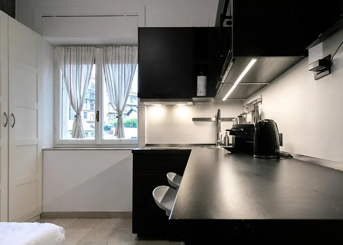 Luna Homes - In Corso Sempione * Милан