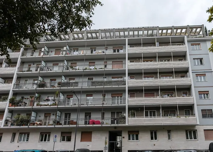 Luna Homes - In Corso Sempione * Милан