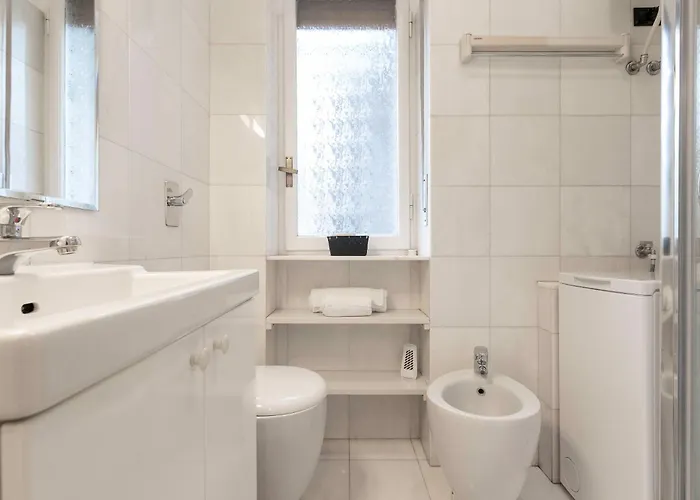 Luna Homes - In Corso Sempione Апартаменты *